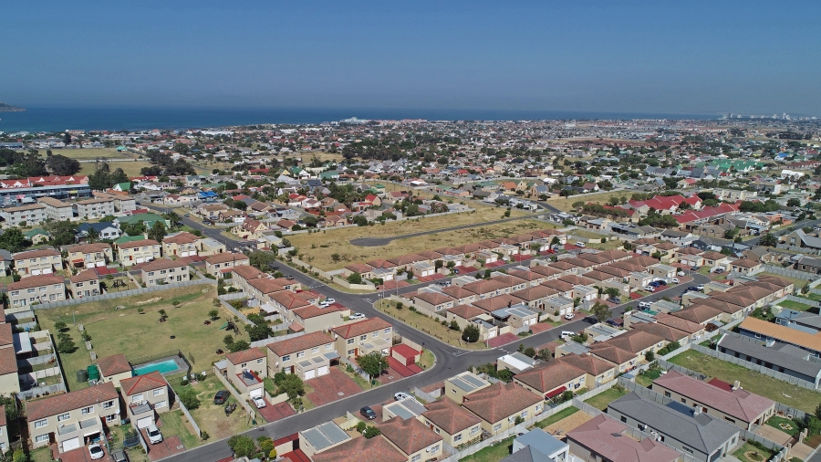 2 Bedroom Property for Sale in Admirals Park Western Cape